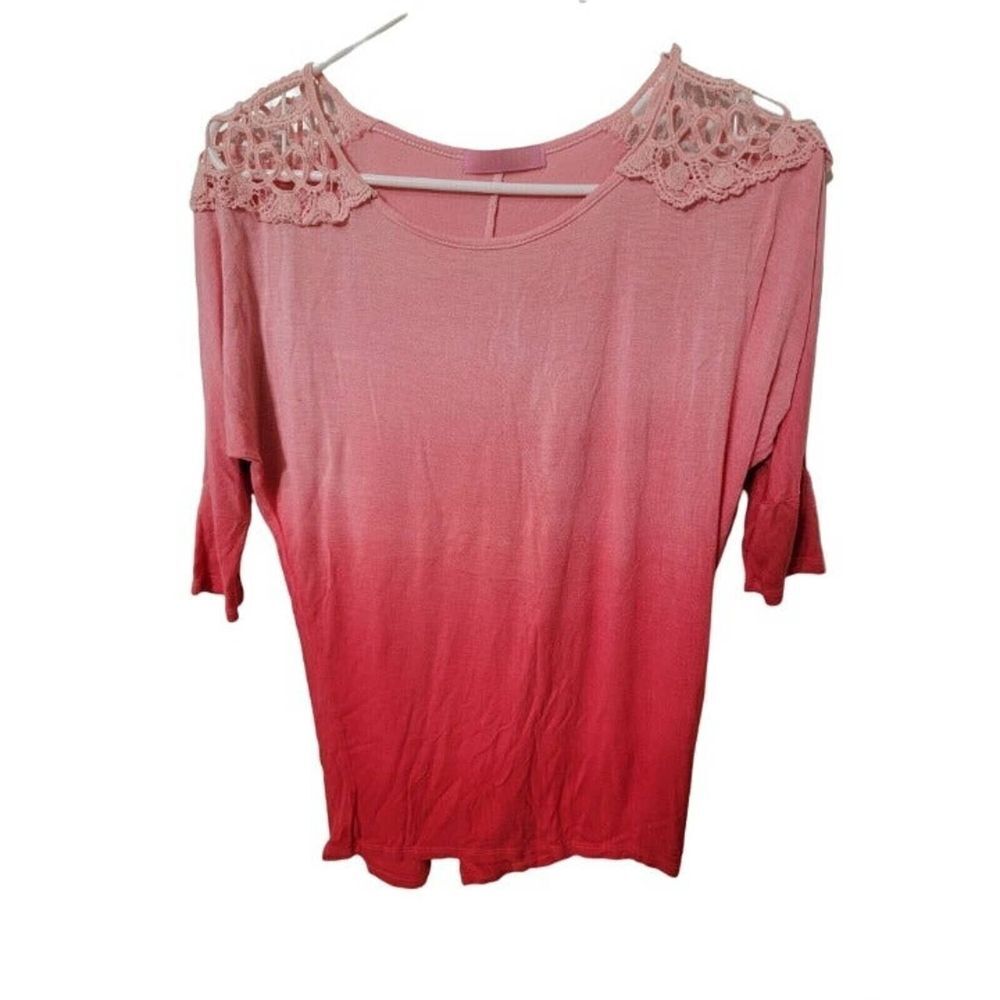 Nyla & Norlle blouse Womens Small with lace shoulders pink to red half sleeve